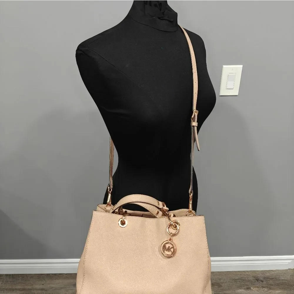 🐢 Michael Kors Cynthia Bag. Excellent Condition! - Picture 10 of 15